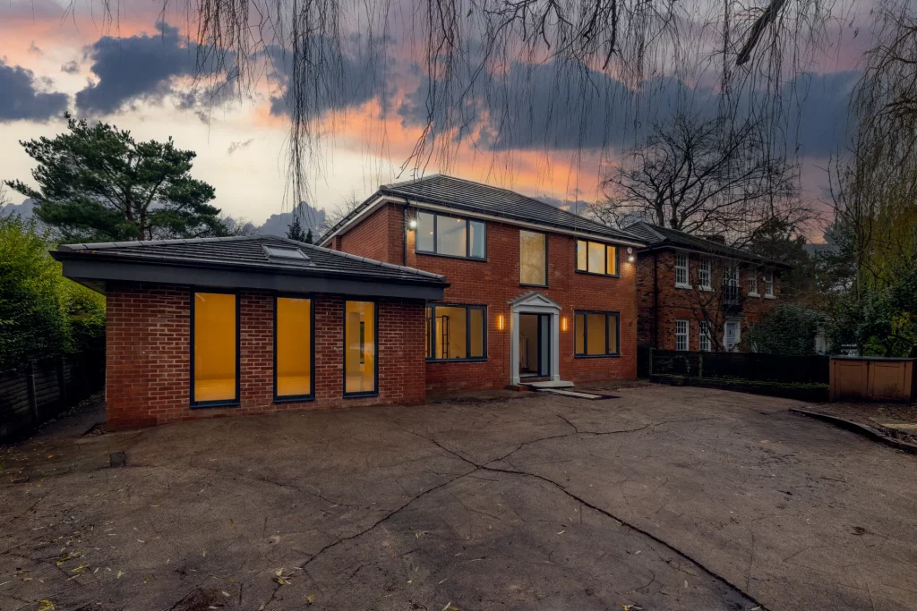 Minty House, Hale
