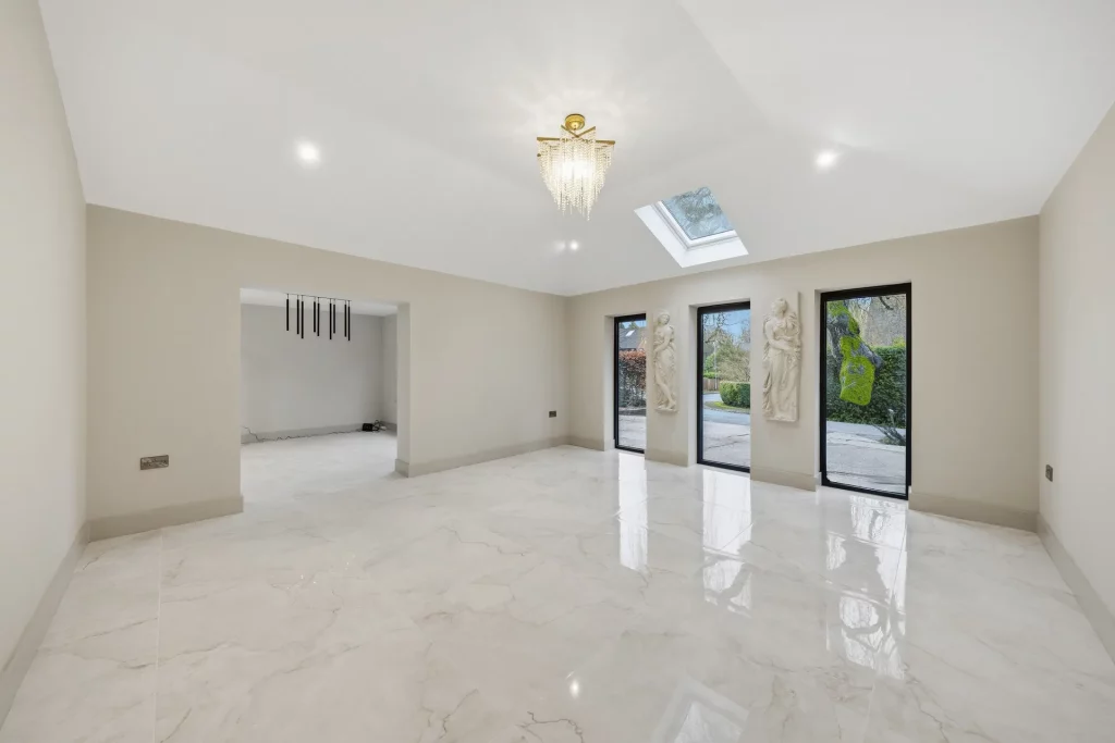 Minty House, Hale