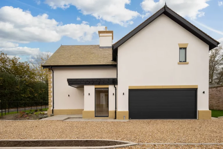 Garages & outbuildings